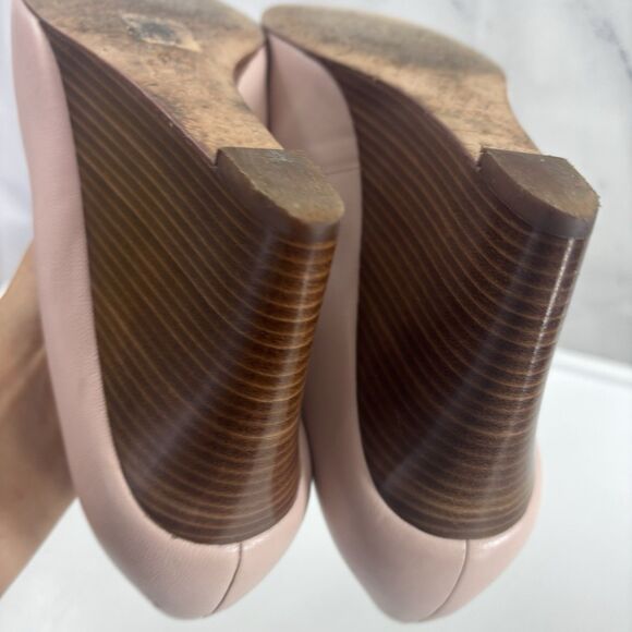 Tory Burch Wedge Heel Shoes 8.5 Benton Pink Leather Gold Medal Logo Peep Toe - Picture 10 of 16